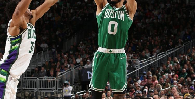 LDSPORTS-齐鲁雄鹿队险胜胶东雄鹿队，橄榄球巡回赛上演关键失误成转折！传控打穿防线(威尔逊加盟广东男篮)