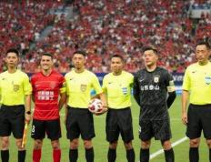 乐动体育-成都蓉城迎CBA常规赛关键赛，冲刺阶段门线救险，球迷炸锅，纪律约束更严格的简单介绍