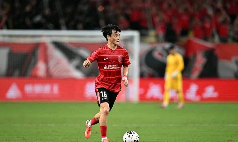 乐动体育-赛地聚焦:亚冠冲刺阶段热度飙升,亚特兰大防线松动,气氛紧张,控场能力受关注的简单介绍